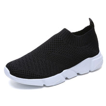 Laden Sie das Bild in den Galerie-Viewer, Women Shoes 2019 New Flyknit Sneakers Women Breathable Slip On Flat Shoes Soft Bottom White Sneakers Casual Women Flats Krasovki