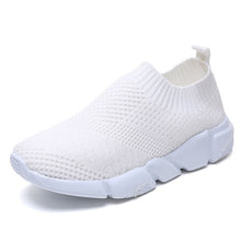 Laden Sie das Bild in den Galerie-Viewer, Women Shoes 2019 New Flyknit Sneakers Women Breathable Slip On Flat Shoes Soft Bottom White Sneakers Casual Women Flats Krasovki